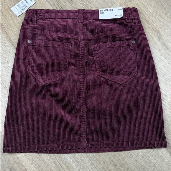 Kensie Jeans Women’s Corduroy High Rise Skirt - Rich Burgundy. NWT. Size 0/25 - Picture 7 of 7